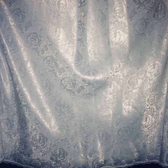 Ladies Wedding White negligee set with intricate lace trim. size S - Picture 7 of 9